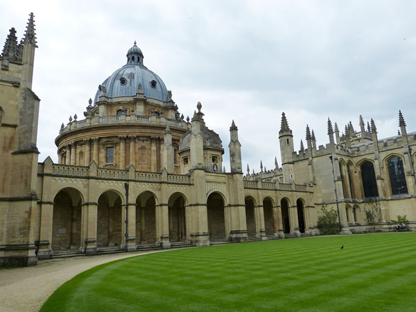 Oxford University in England: Learning is endless.