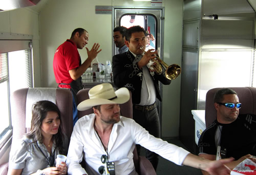 Mariachis inside the Tequila train