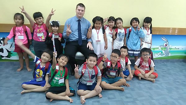 Teaching English to children in Vietnam is a common option