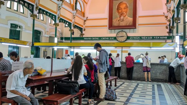 A normal day at a Saigon Post Office