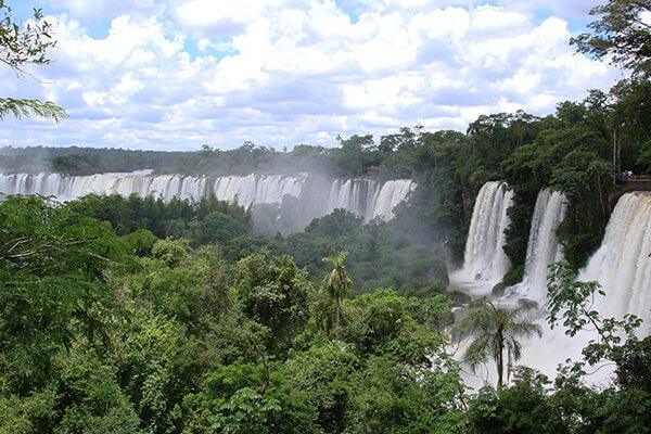 Volunteer in Argentina, Iguazu Falls Angor Wat