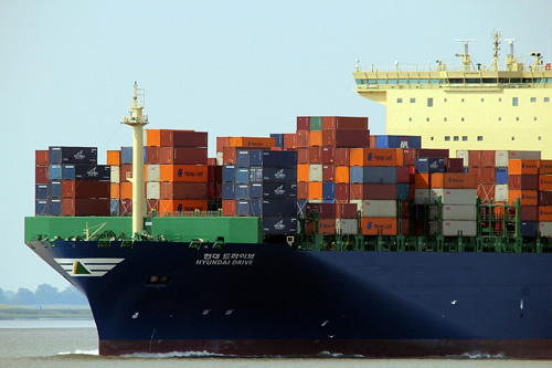 How to move your possessions abroad, here by cargo ship.
