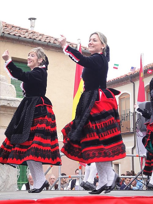 Dancers at the festival of Santa Águeda.