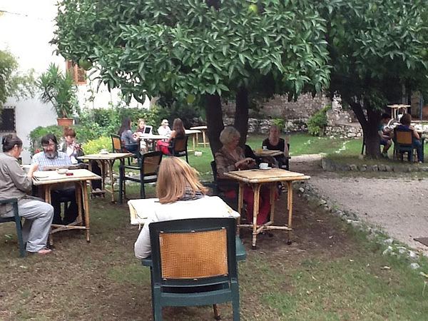 Garden at Babilonia Italian Language School