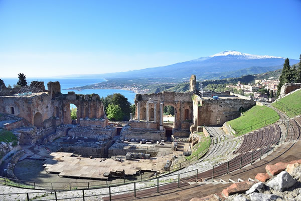 The Teatro Greco in Taormina is near a great Italian language school