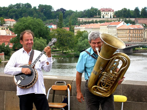 Musicians in Prague cost nothing to watch