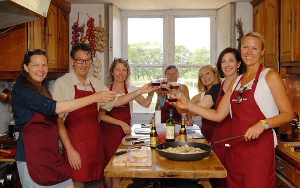 A class at a cooking school in France