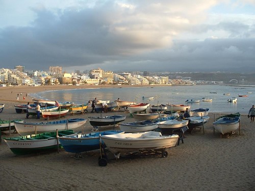 Boats resting up for the night on Las Canteras Beach, Las Palmas