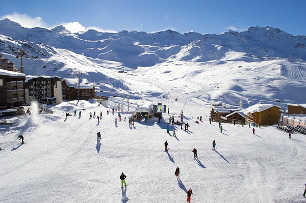 Hotel or chalet jobs at a ski resort in the Alps