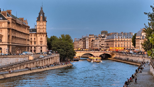 A view of the Seine river in Paris