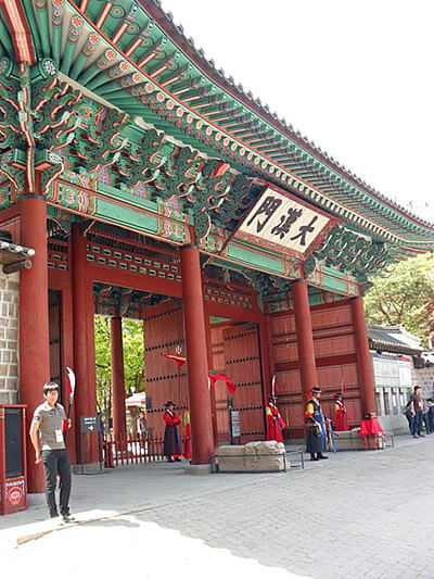 Royal Korean palace in Seoul. 