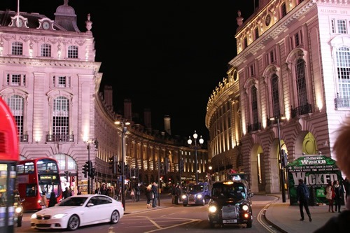 Trabalho em Londres e visitar Piccadilly Circus